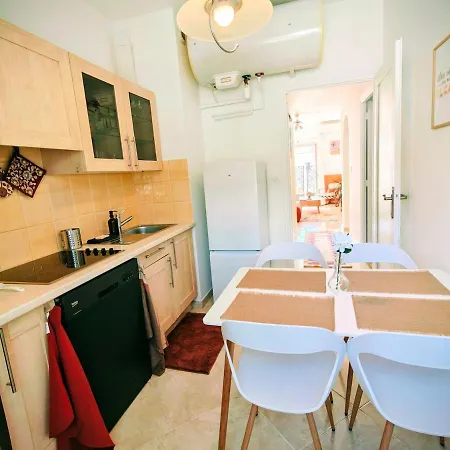 Modern Gem 200m From Beaches With Balcony, Ac And Tram