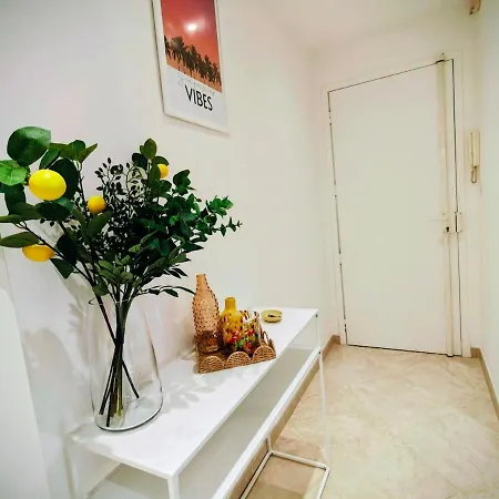 Modern Gem 200m From Beaches With Balcony, Ac And Tram ניס